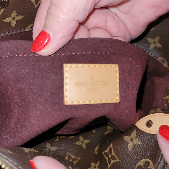 Louis Vuitton Montaigne M - Picture 12 of 13